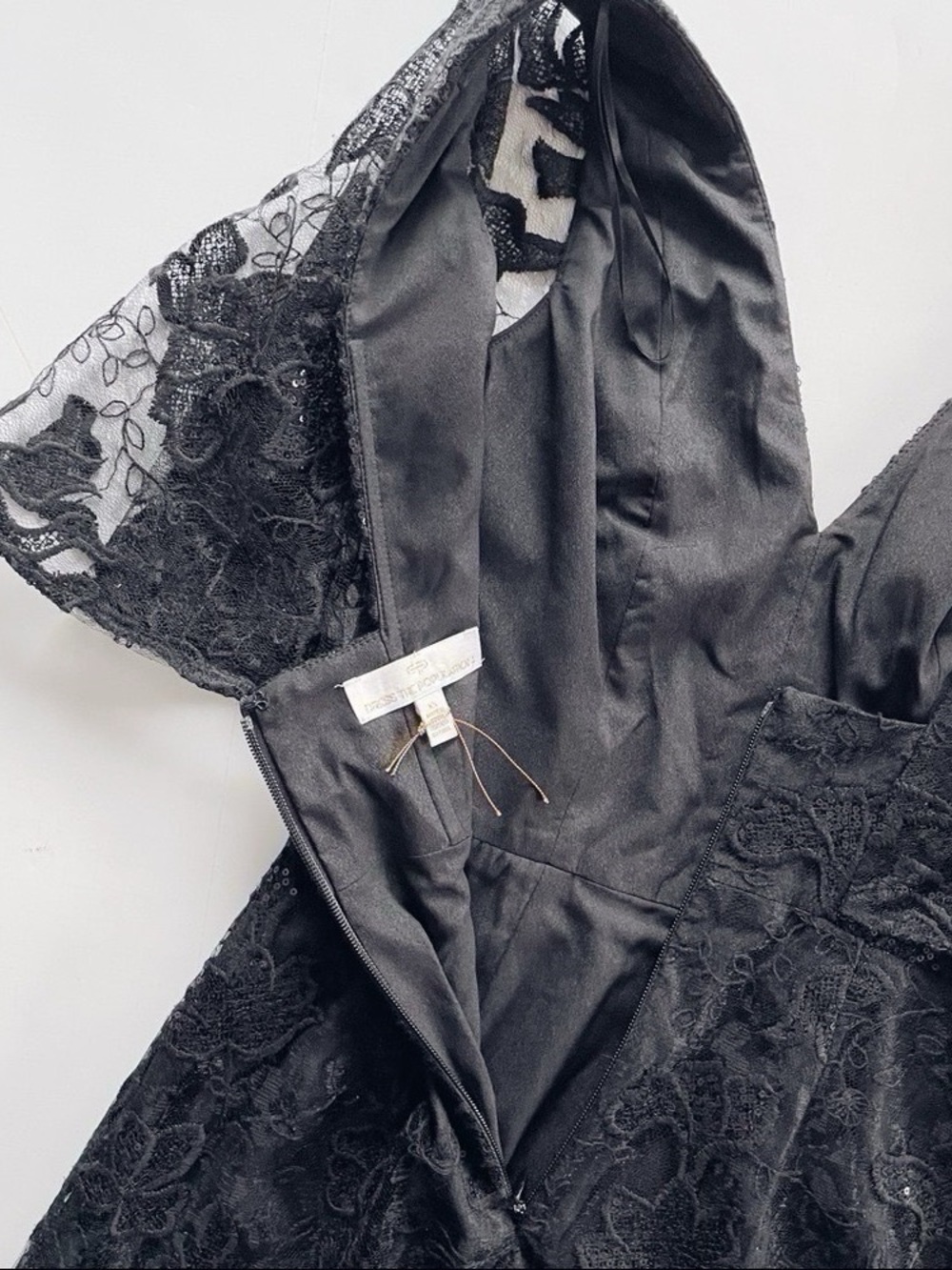 NEW Dress The Population Women’s Roseanna Dress Black Midi Flutter Sleeve XS - Picture 12 of 13